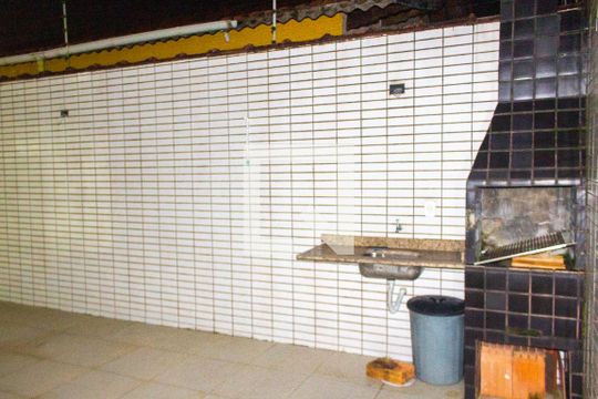 Quintal - Churrasqueira de casa de condomínio para alugar com 2 quartos, 90m² em Nova Mirim, Praia Grande