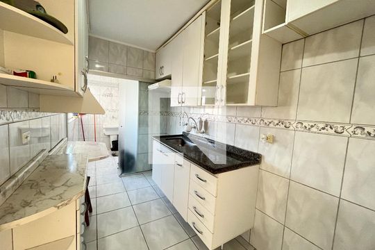 Cozinha de apartamento à venda com 2 quartos, 47m² em Vila Campestre, São Paulo