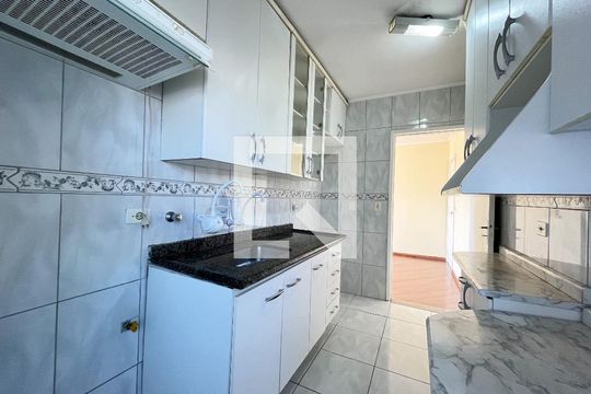Cozinha de apartamento à venda com 2 quartos, 47m² em Vila Campestre, São Paulo