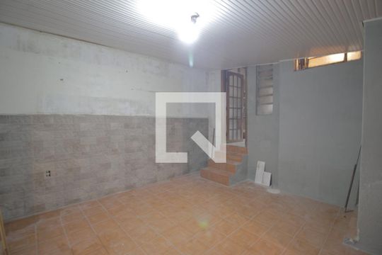 Sala 2 de casa para alugar com 2 quartos, 70m² em Jardim Carvalho, Porto Alegre