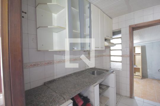 Cozinha de casa para alugar com 2 quartos, 70m² em Jardim Carvalho, Porto Alegre