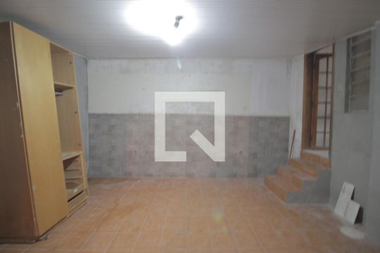 Sala 2 de casa para alugar com 2 quartos, 70m² em Jardim Carvalho, Porto Alegre