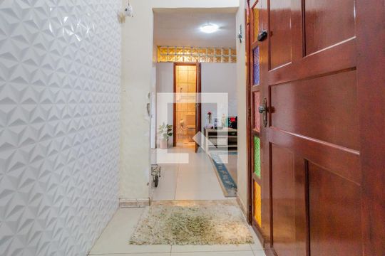 Sala de entrada de casa à venda com 4 quartos, 140m² em Teresópolis, Porto Alegre