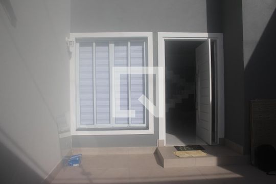 Garagem-entrada de casa para alugar com 3 quartos, 140m² em Mauá, São Caetano do Sul