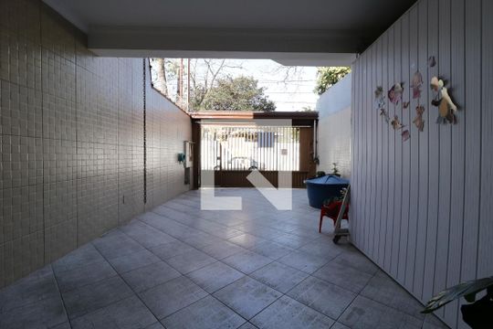 Garagem de casa à venda com 3 quartos, 140m² em Jardim Utinga, Santo André