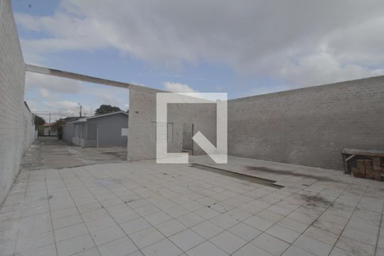 Área externa de casa à venda com 2 quartos, 50m² em Niterói, Canoas