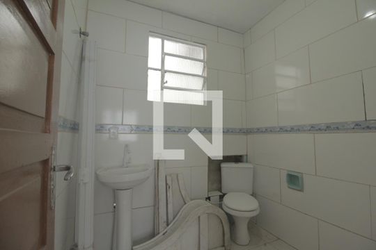 Banheiro de casa à venda com 2 quartos, 50m² em Niterói, Canoas