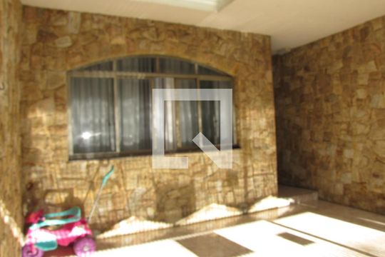 Quintal de casa à venda com 3 quartos, 125m² em Aricanduva, São Paulo