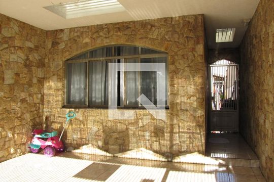Quintal de casa à venda com 3 quartos, 125m² em Aricanduva, São Paulo