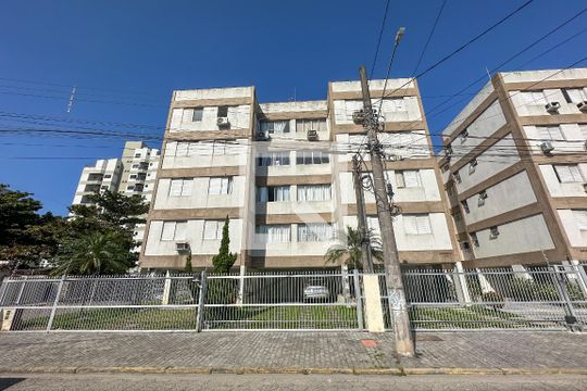 Fachada de apartamento para alugar com 3 quartos, 70m² em Vila Júlia, Guarujá