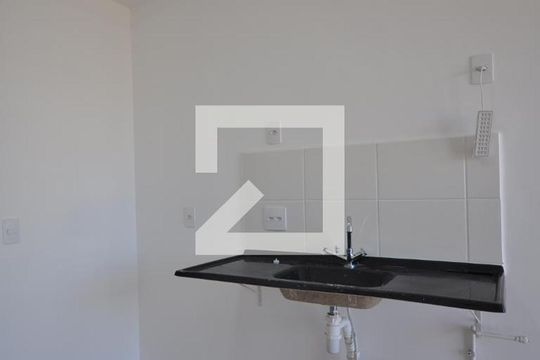 Cozinha de apartamento para alugar com 1 quarto, 29m² em Parque Vitória, São Paulo