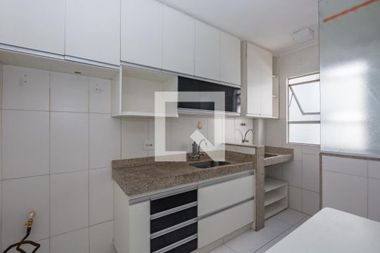 Cozinha de apartamento para alugar com 3 quartos, 60m² em Estoril, Belo Horizonte