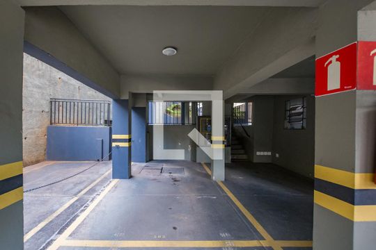 Garagem de apartamento para alugar com 3 quartos, 60m² em Estoril, Belo Horizonte