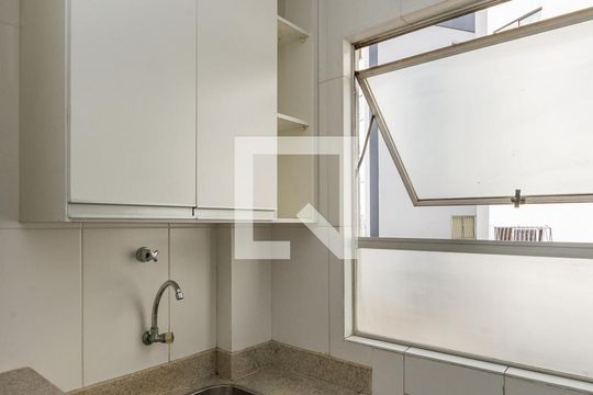 Apartamento para alugar com 3 quartos, 60m² em Estoril, Belo Horizonte