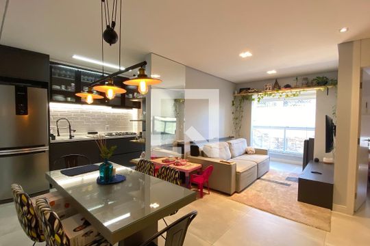 Apartamento à venda com 2 quartos, 67m² em Empresarial 18 do Forte, Barueri