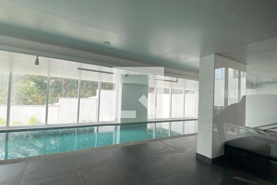 Piscina Coberta de apartamento à venda com 2 quartos, 67m² em Empresarial 18 do Forte, Barueri