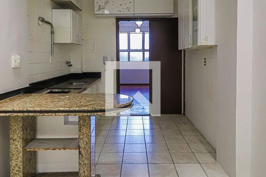 Cozinha de apartamento para alugar com 3 quartos, 70m² em Horto, Belo Horizonte