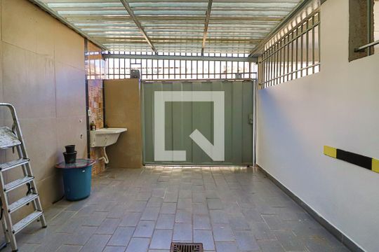 Área de Serviço e Garagem de apartamento para alugar com 3 quartos, 70m² em Horto, Belo Horizonte