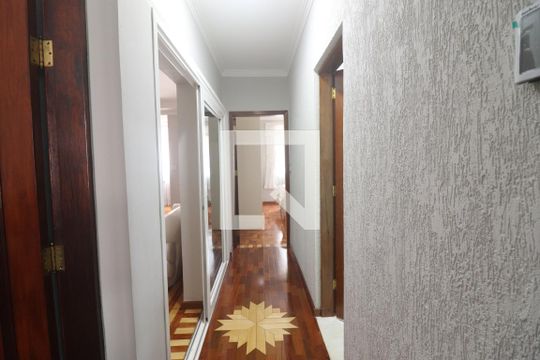 Corredor de casa à venda com 2 quartos, 170m² em Jardim das Laranjeiras, São Paulo
