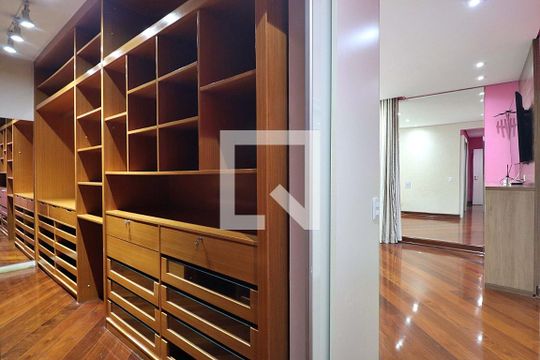Closet do Quarto - Suíte 4 de apartamento à venda com 4 quartos, 350m² em Jardim, Santo André