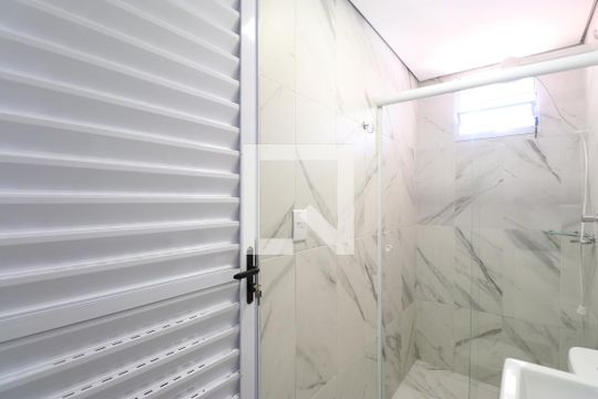 Banheiro de kitnet/studio para alugar com 1 quarto, 15m² em Barra Funda, São Paulo