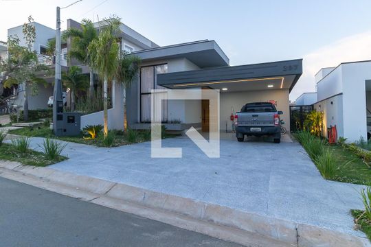 Fachada de casa de condomínio à venda com 3 quartos, 198m² em Swiss Park, Campinas