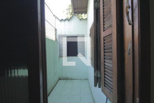 Área externa de casa à venda com 3 quartos, 90m² em Centro, Canoas