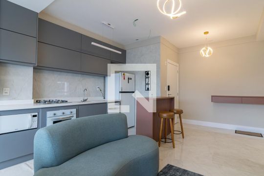 Sala de apartamento para alugar com 1 quarto, 60m² em Indianópolis, São Paulo