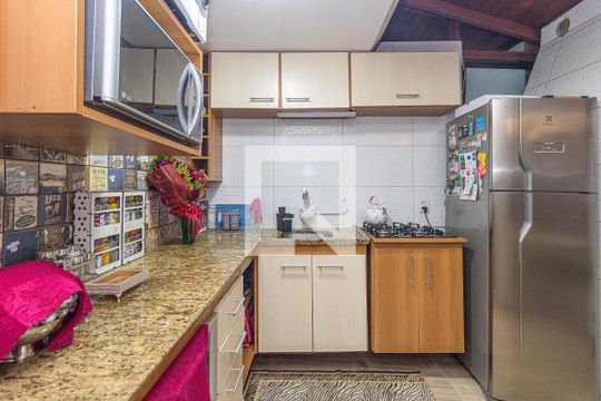 Cozinha de casa à venda com 2 quartos, 80m² em Jardim Itu, Porto Alegre