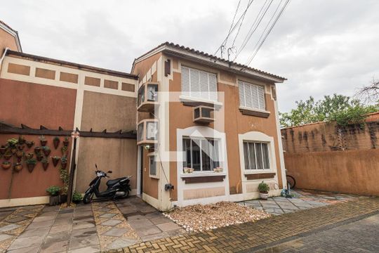 Fachada de casa à venda com 2 quartos, 80m² em Jardim Itu, Porto Alegre