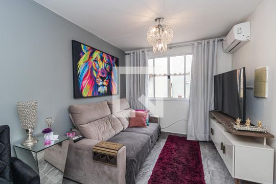 Sala de casa à venda com 2 quartos, 80m² em Jardim Itu, Porto Alegre