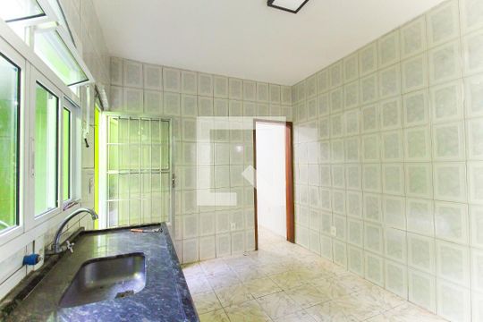 Cozinha de casa para alugar com 2 quartos, 90m² em Vila Jacuí, São Paulo