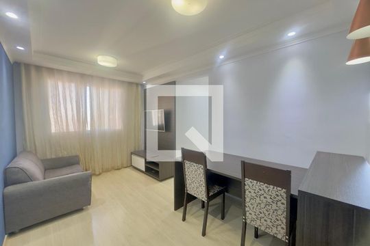 Sala de apartamento para alugar com 2 quartos, 47m² em Jardim Las Vegas, Guarulhos