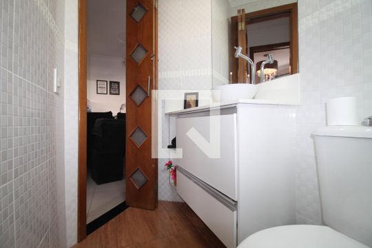 Banheiro de apartamento para alugar com 2 quartos, 47m² em Cangaiba, São Paulo