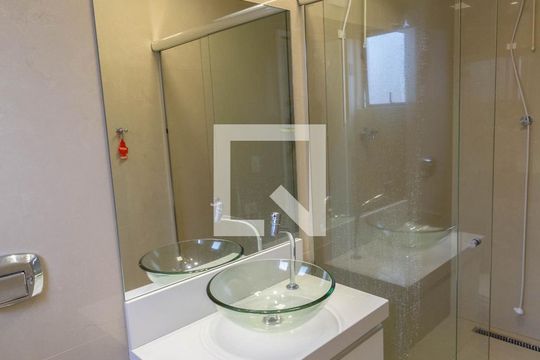 Banheiro da Suíte de apartamento para alugar com 3 quartos, 210m² em Canto do Forte, Praia Grande
