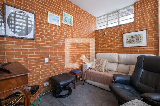 Sala de TV de casa à venda com 6 quartos, 453m² em Alto de Pinheiros, São Paulo