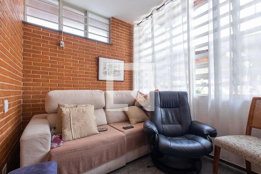 Sala de TV de casa à venda com 6 quartos, 453m² em Alto de Pinheiros, São Paulo
