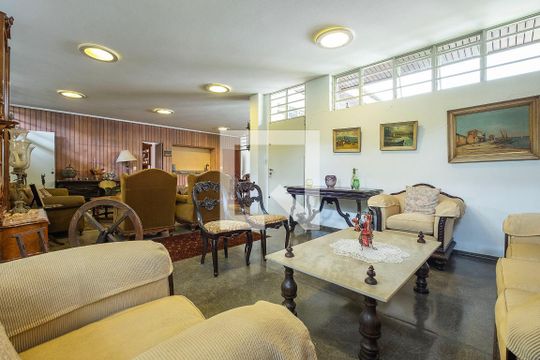 Sala de casa à venda com 6 quartos, 453m² em Alto de Pinheiros, São Paulo