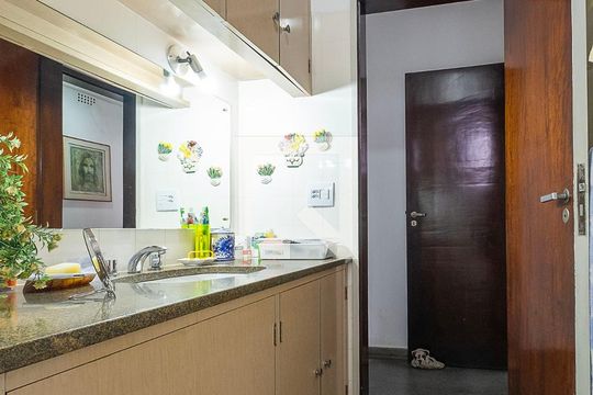 Suíte - Banheiro de casa à venda com 6 quartos, 453m² em Alto de Pinheiros, São Paulo