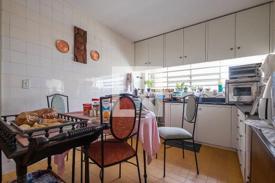 Cozinha de casa à venda com 6 quartos, 453m² em Alto de Pinheiros, São Paulo
