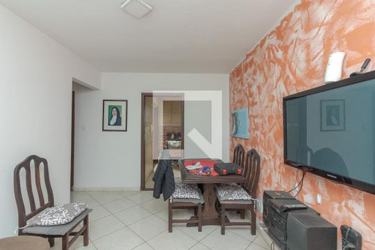 Sala de apartamento para alugar com 2 quartos, 52m² em Rubem Berta, Porto Alegre