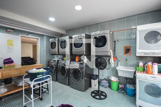 Lavanderia de apartamento para alugar com 1 quarto, 32m² em Panamby, São Paulo