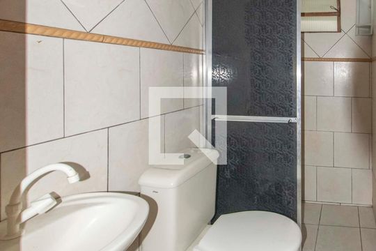 Banheiro de kitnet/studio para alugar com 1 quarto, 28m² em Nossa Senhora das Graças, Canoas