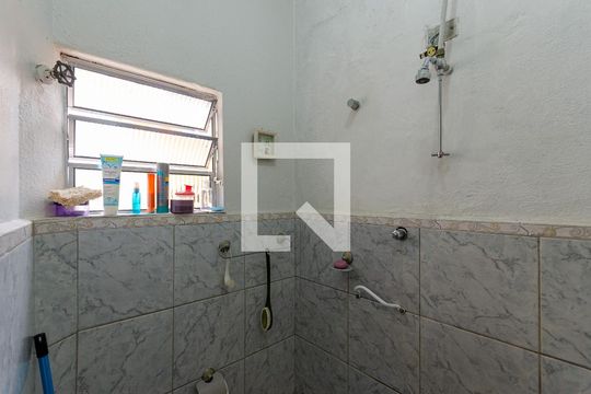 Banheiro 1 de casa para alugar com 4 quartos, 172m² em Vila Pereira Cerca, São Paulo