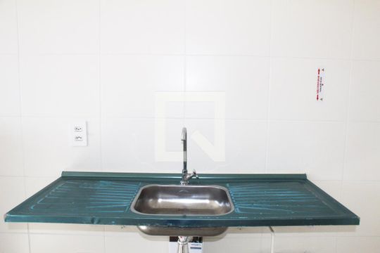 Sala/Cozinha de apartamento para alugar com 2 quartos, 33m² em Vila Ema, São Paulo