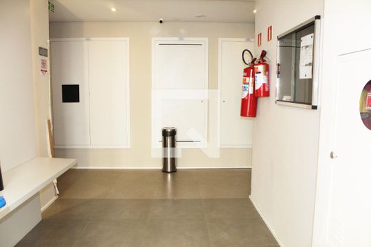 Hall de entrada de apartamento para alugar com 2 quartos, 33m² em Vila Ema, São Paulo