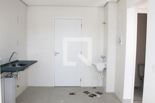 Sala/Cozinha de apartamento para alugar com 2 quartos, 33m² em Vila Ema, São Paulo