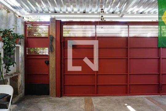 Garagem de casa à venda com 3 quartos, 110m² em Conjunto Residencial Butanta, São Paulo