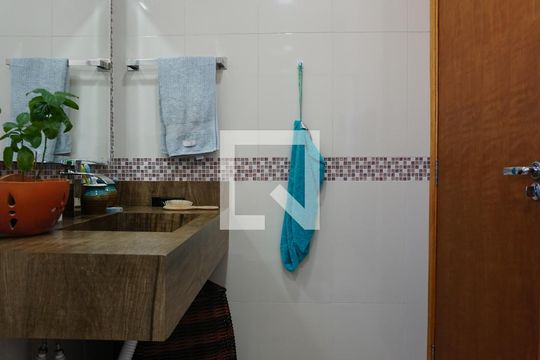 Banheiro de casa à venda com 3 quartos, 110m² em Conjunto Residencial Butanta, São Paulo