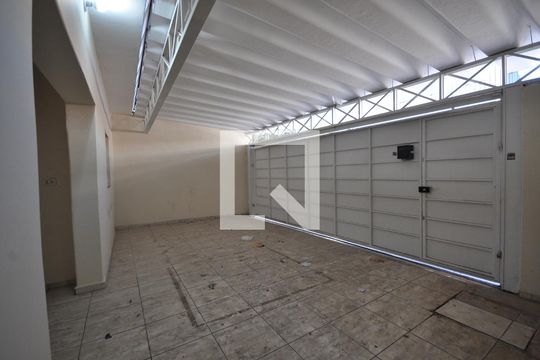 Garagem de casa à venda com 2 quartos, 140m² em Vila Constança, São Paulo